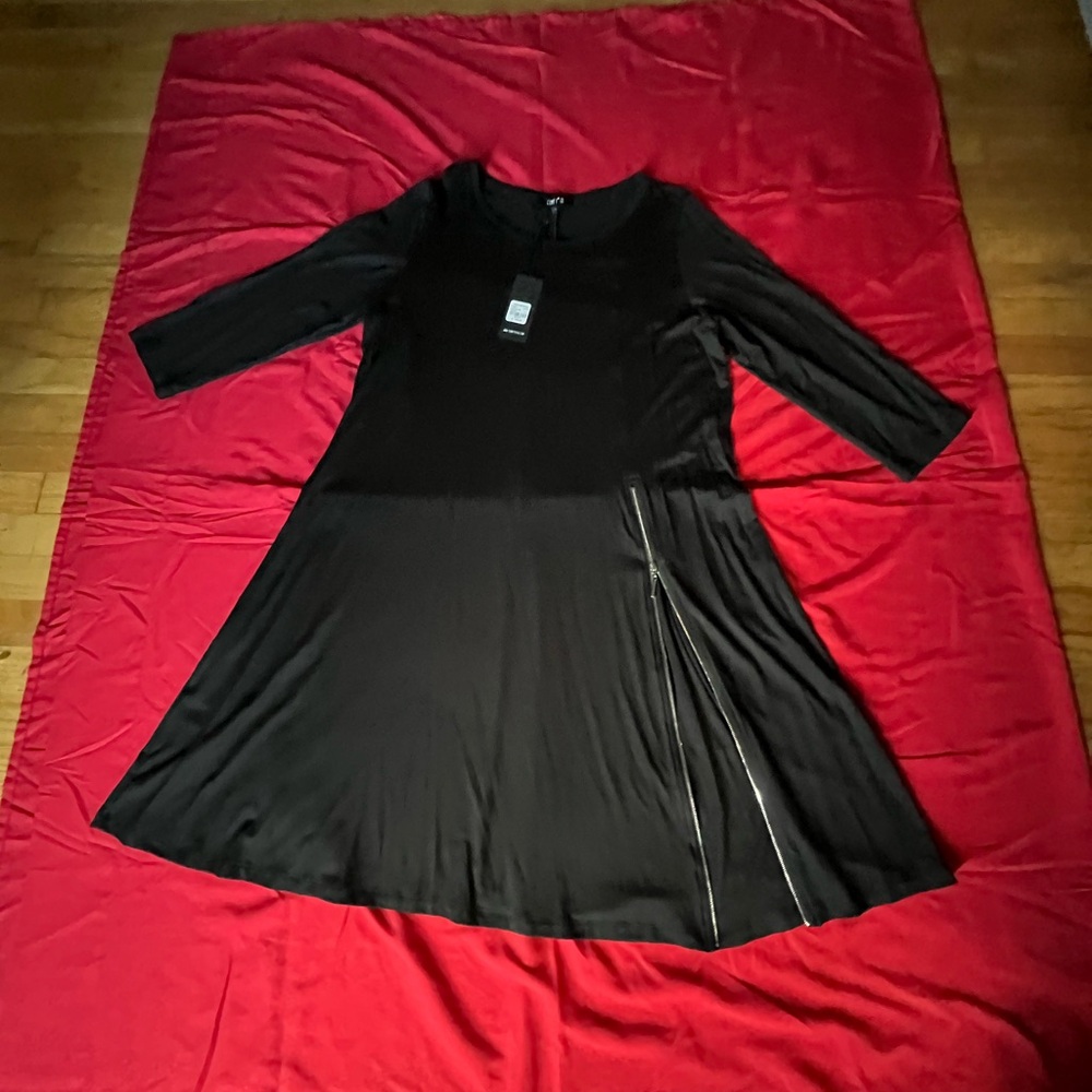 Black Pullover with stylish zipper - Picture 2 of 5